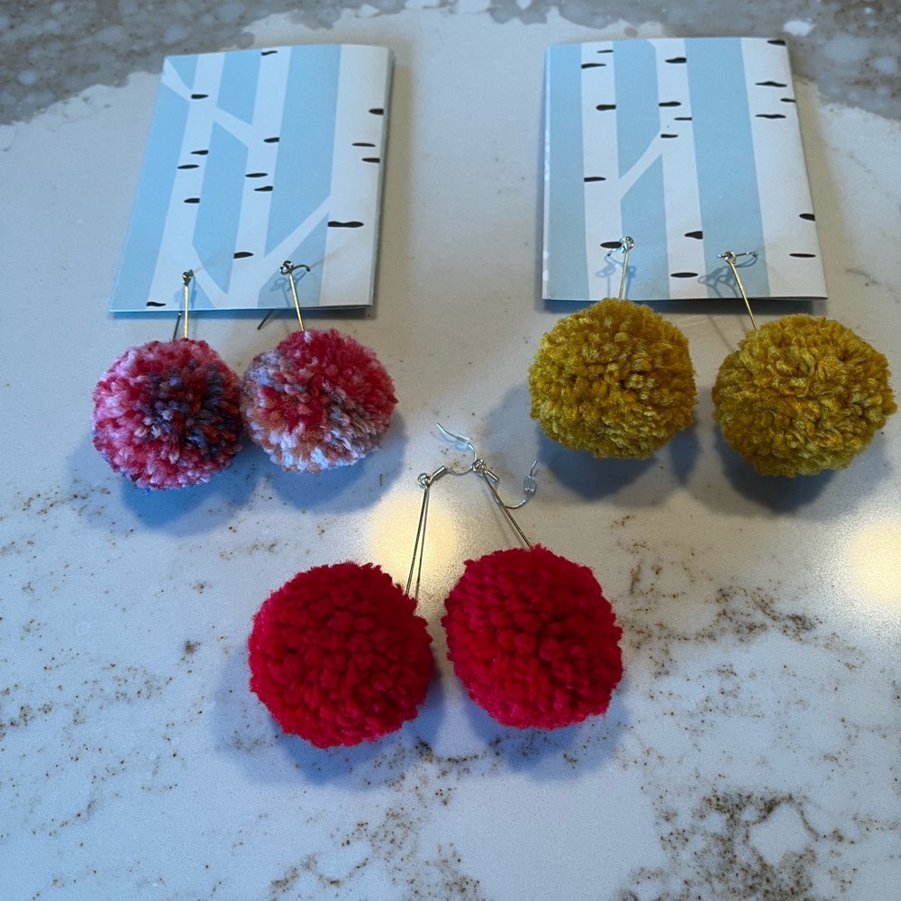 Pom Pom Earings